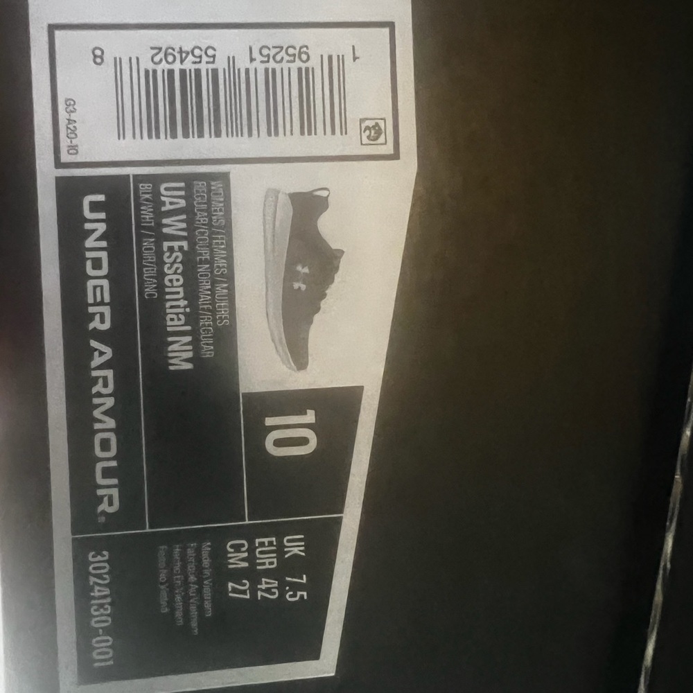 Women’s size 10 Under Armour shoes